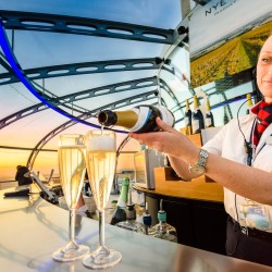British Airways i360: Doświadczenie z winem musującym