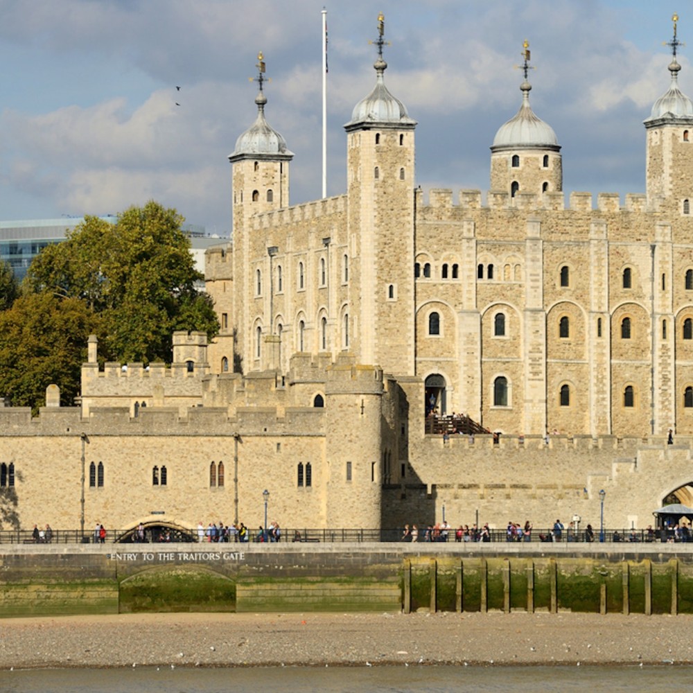 Wczesny wstęp do Tower of London: Pełna wycieczka z klejnotem koronnym i ceremonią otwarcia