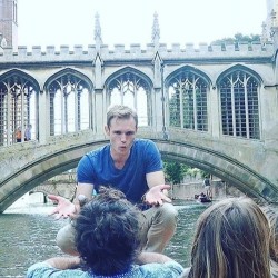 Wycieczka po Uniwersytecie Cambridge z puntingiem prowadzona przez studentów uniwersytetu