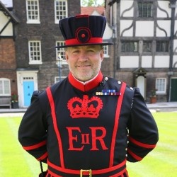 VIP Tower of London Highlights z Beefeater Encounter & Crown
