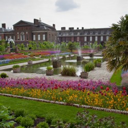 Półprywatna wycieczka po Pałacu i Ogrodach Kensington z wystawą Royal Style