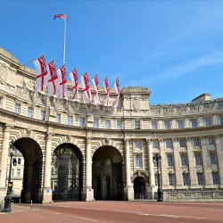 Londyn: Royal Walking Tour z popołudniową herbatą w Rubensie