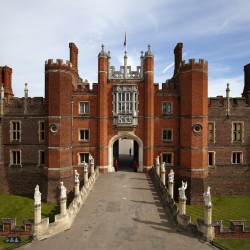 Pałac Hampton Court, ogrody i labirynt