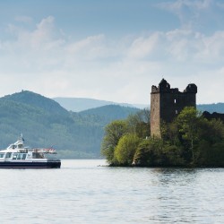 Kontemplacja Loch Ness Cruise