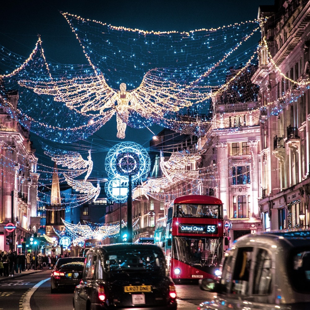 London Christmas Lights Experience w Vintage Open-Top Bus