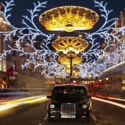 London Christmas Lights Experience w Vintage Open-Top Bus